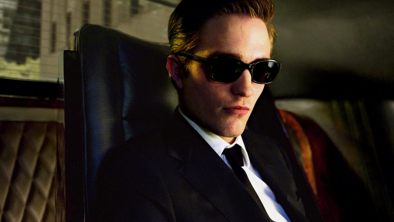Se smrt koketujc miliard je pro Pattinsona prvn rol, kter necl jen na dmy a dvky