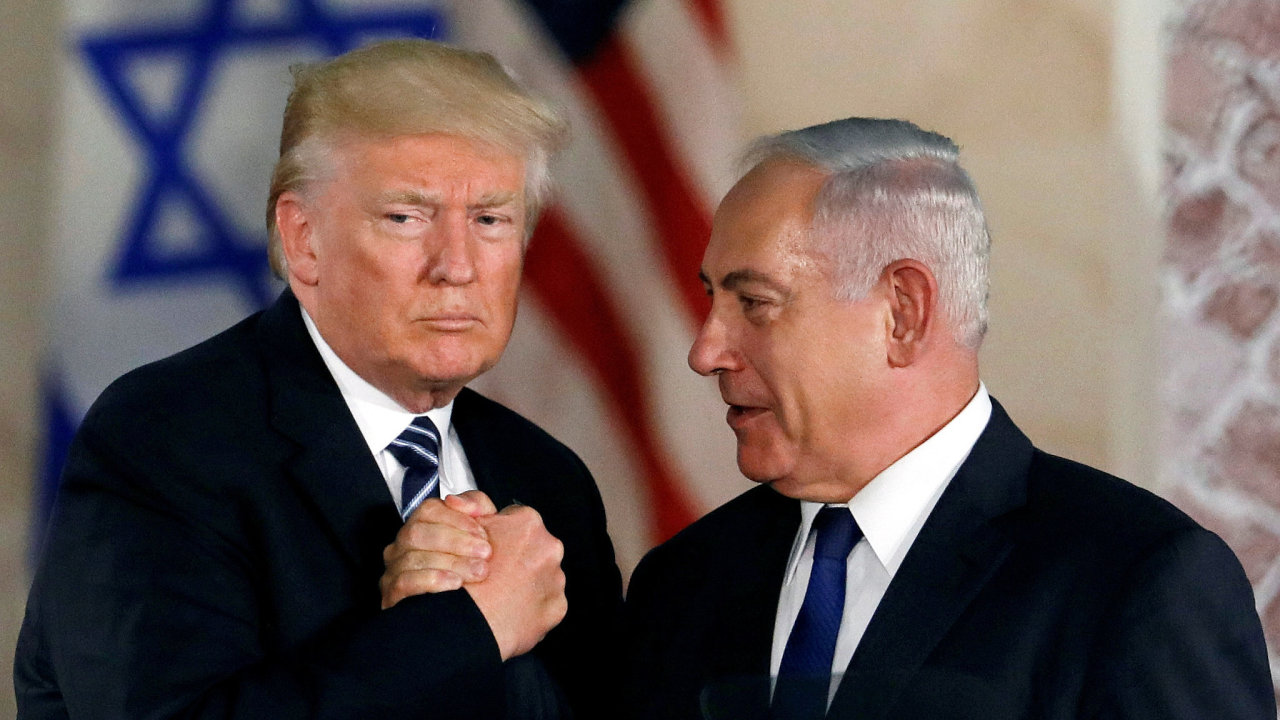 Trump jednou poslal Netanjahua veejn do prdele, jinak k sob ale mli velmi blzko.