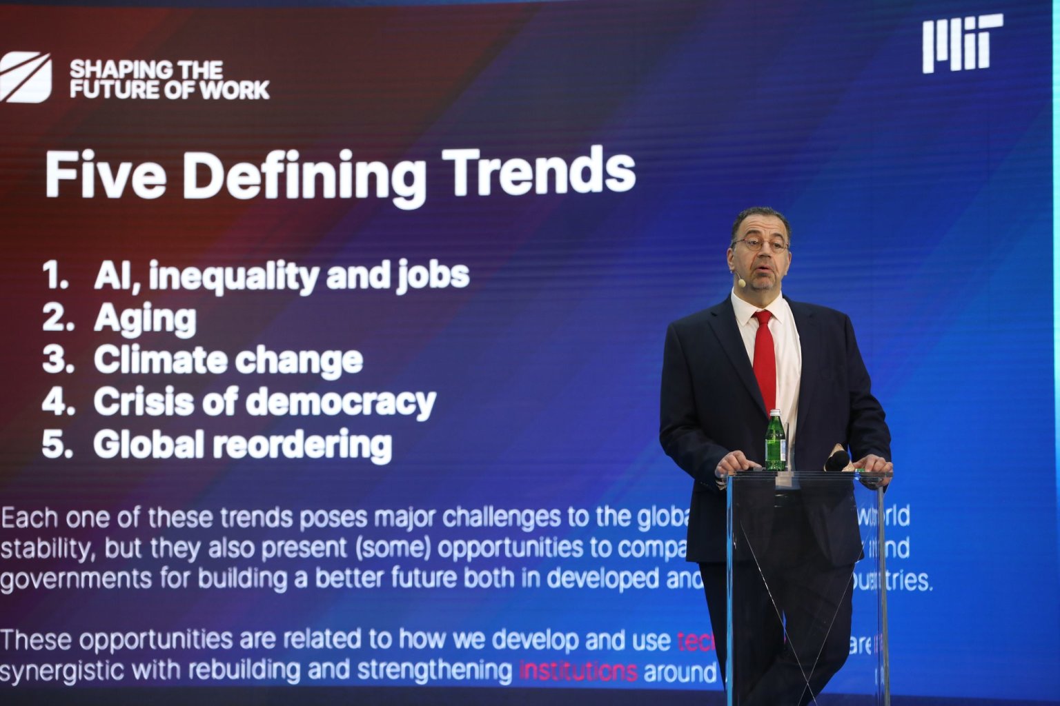 Pt megatrend formujcch budoucnost trhu prce jak je vid Daron Acemoglu