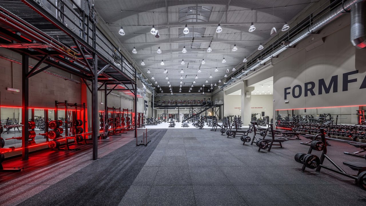 Komer�n� �l�nek