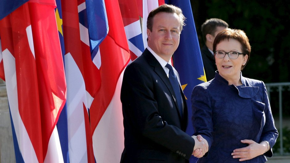 Britsk premir David Cameron s polskou pedsedkyn vldy Ewou Kopaczovou.
