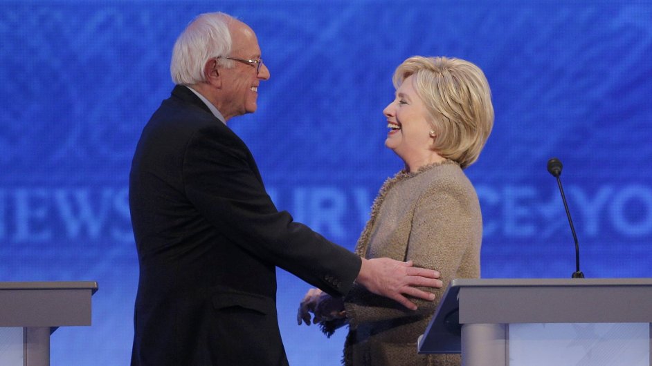 Bernie Sanders a Hillary Clintonov pi televizn debat demokratickch kandidt na prezidenta USA.