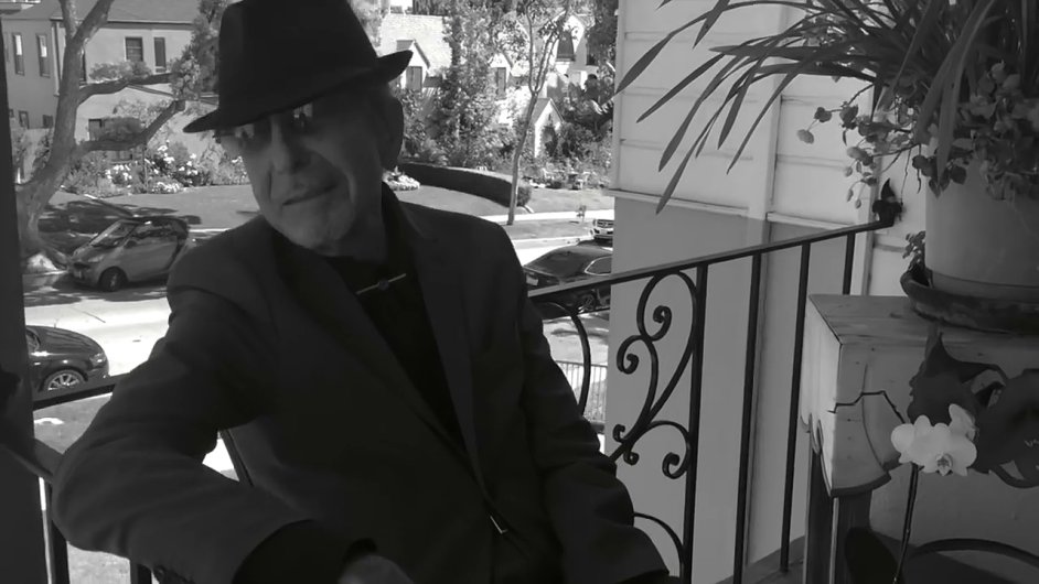 Snmek z poslednho videoklipu Leonarda Cohena.