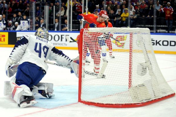 Rusk&aacute; reprezentace zv&iacute;t�zila v &uacute;vodn&iacute;m z&aacute;pase mistrovstv&iacute; sv�ta v D&aacute;nsku 7:0 nad Franci&iacute;.