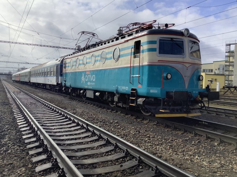 Vlak s materiální pomocí na Ukrajinu