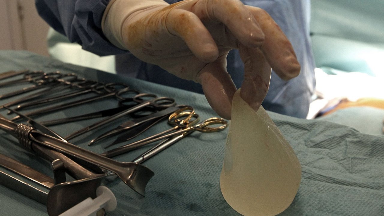 Nekvalitn prsn implantt francouzsk firmy PIP