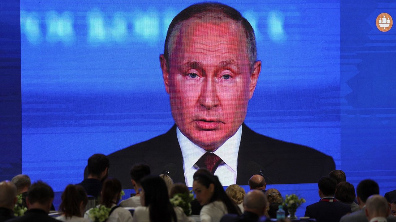 Vladimir Putin na Petrohradském mezinárodním ekonomickém fóru.