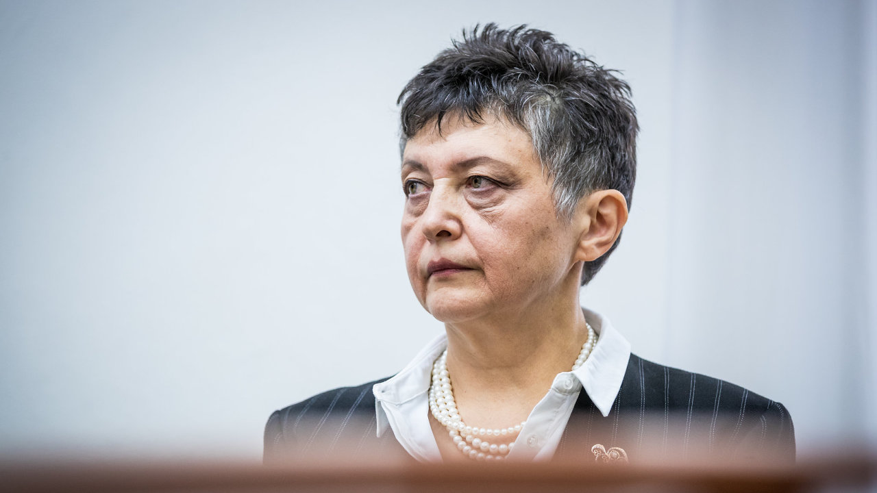 Džamila Stehlíková bìhem soudního líèení.