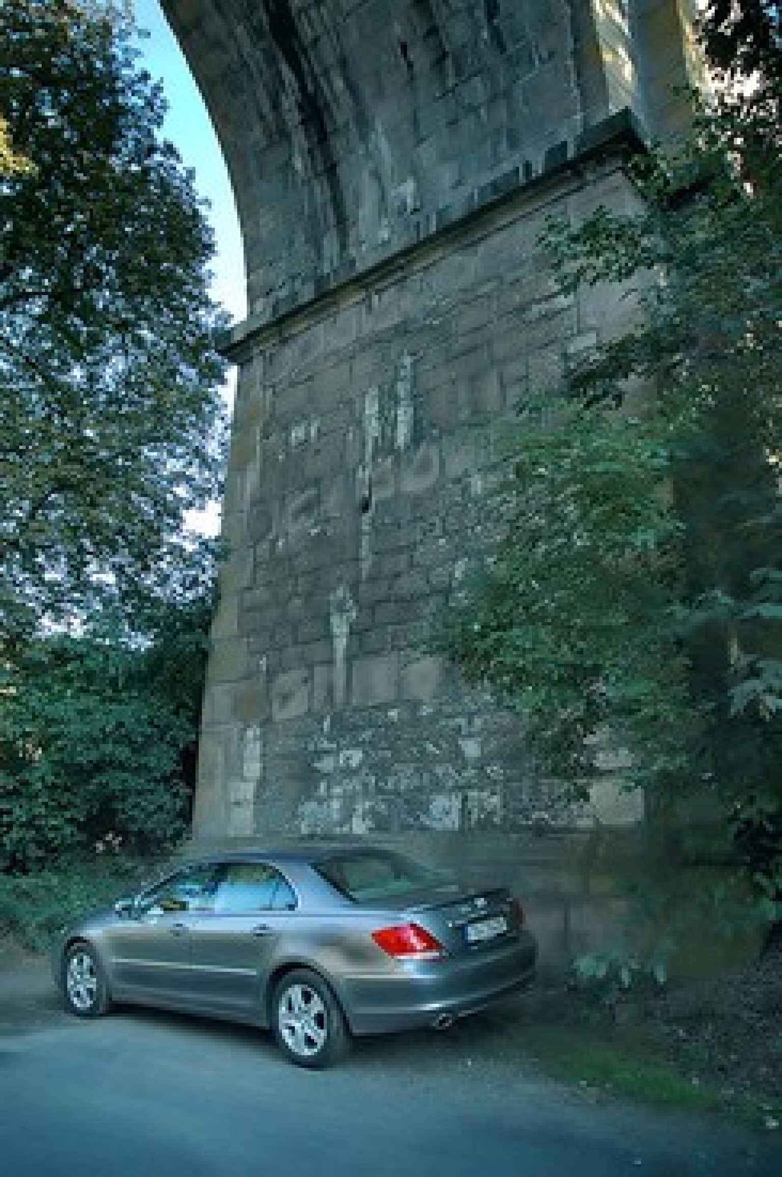 961320343_honda_legend_07_244x367_.jpg