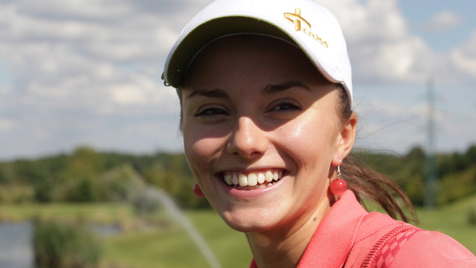 Golfistka Klra Spilkov.