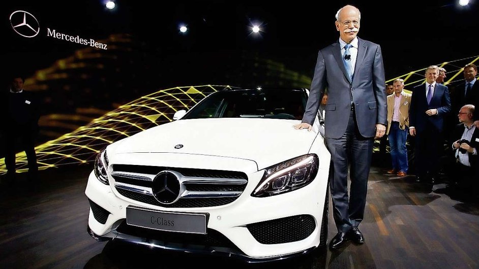 Musme najt svou roli, burcuje klasick automobilky ped zatkem enevskho autosalonu f Daimleru Dieter Zetsche (ilustran foto).
