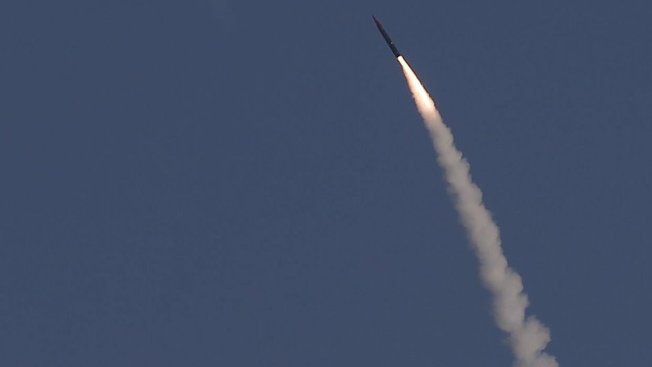 Izrael vyzkouel protiraketu Arrow 3, zashla cl nad atmosfrou.