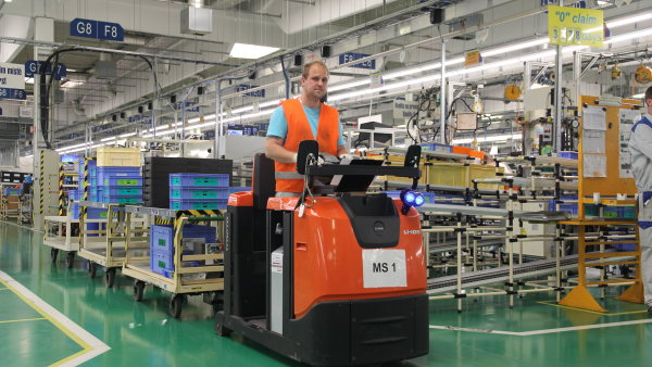 Tahače Toyota vybavené li-on technologií v závodě JTEKT Automotive Czech Plzen. Tahače Toyota vybavené li-on technologií v závodě JTEKT Automotive Czech Plzen.