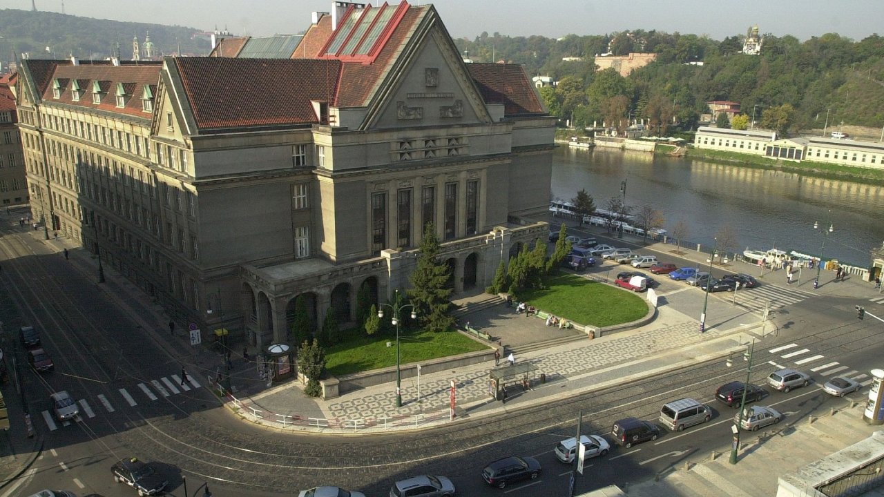 Prvnick fakulta Univerzity Karlovy v Praze