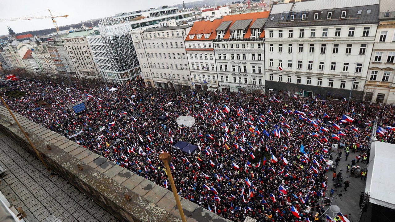Demonstrace v Praze na Václavském námìstí.