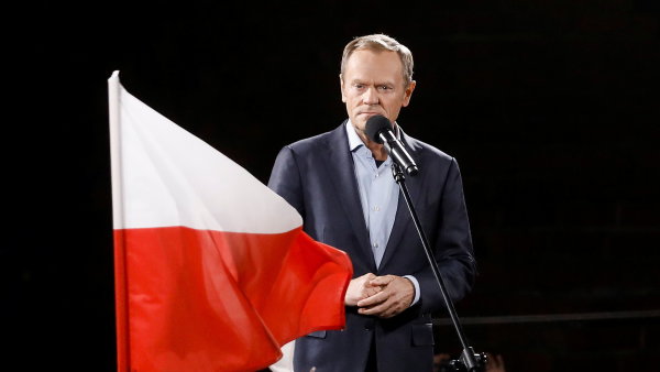 Obviněný Tusk. Útokem na expremiéra začala ostrá kampaň před volbami, které Poláci vidí jako osudové
