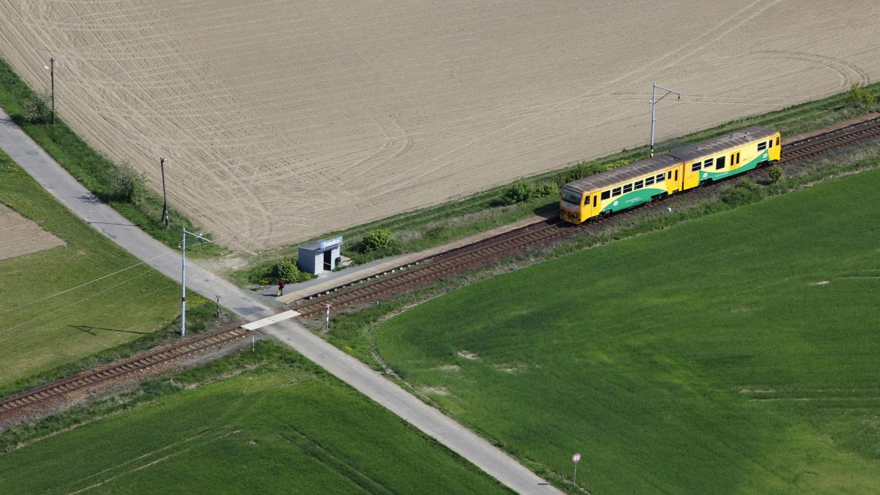Dvanáct vybraných lokalit vybrala Správa železnic k instalaci chytrých vlakových zastávek.