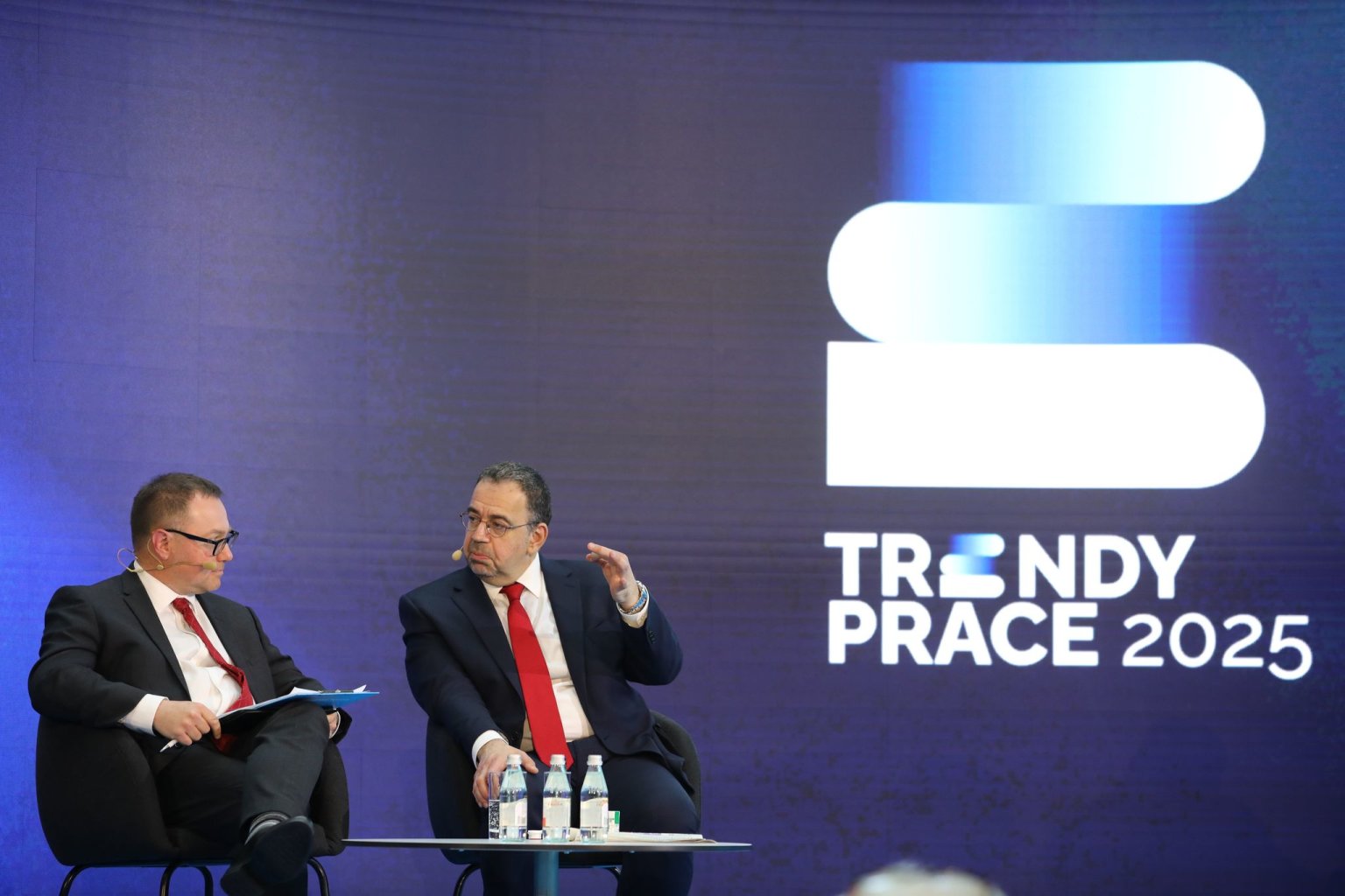 Daron Acemoglu v debat s hlavnm analytikem HN Martinem Ehlem