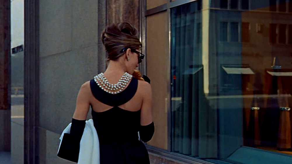 Sndan u Tiffanyho, aty Givenchy