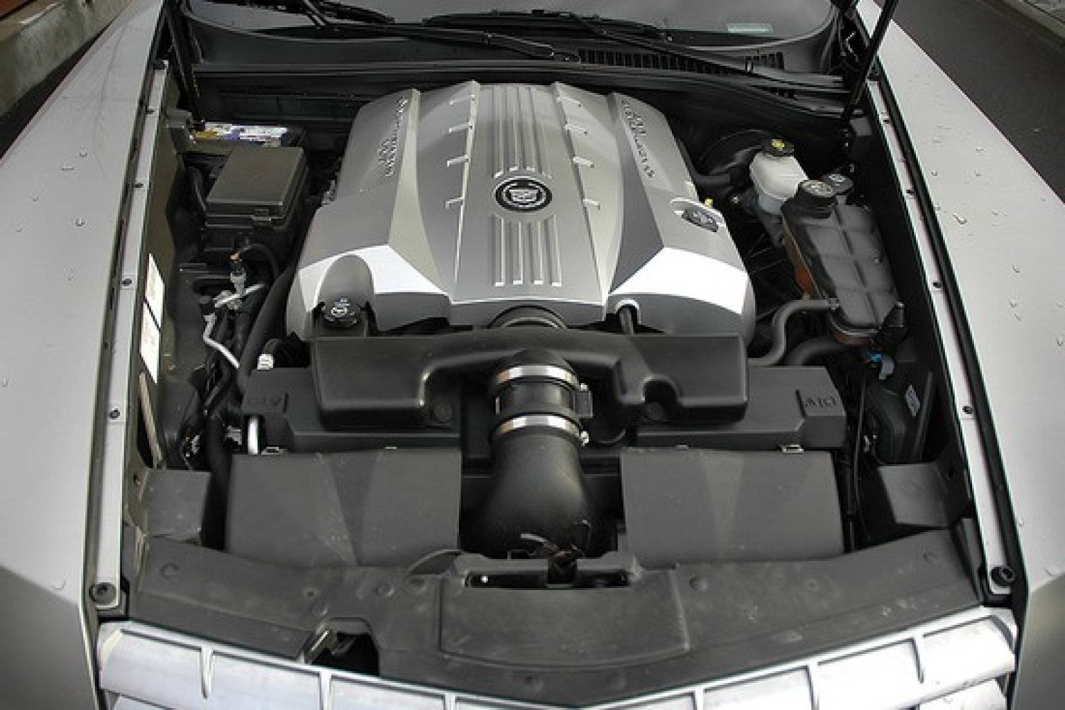 cadillac-xlr-21__550x367_.jpg Cadillac XLR