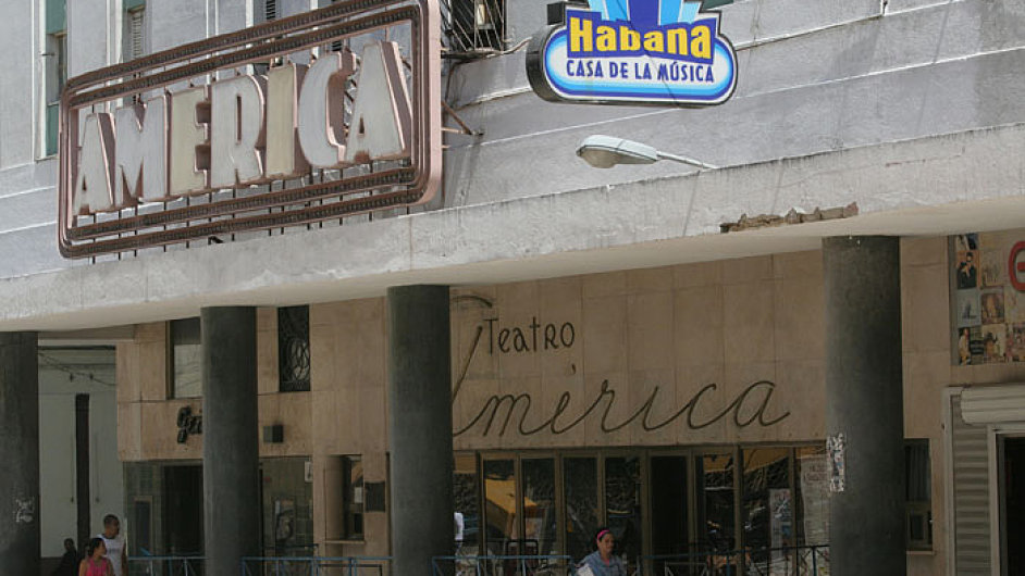 Teatro Amrica je jednou z nejvraznjch art deco budov v Havan.