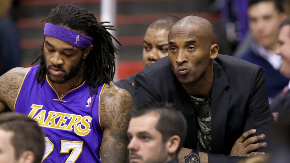 Frustrovan Kobe Bryant na lavice Lakers