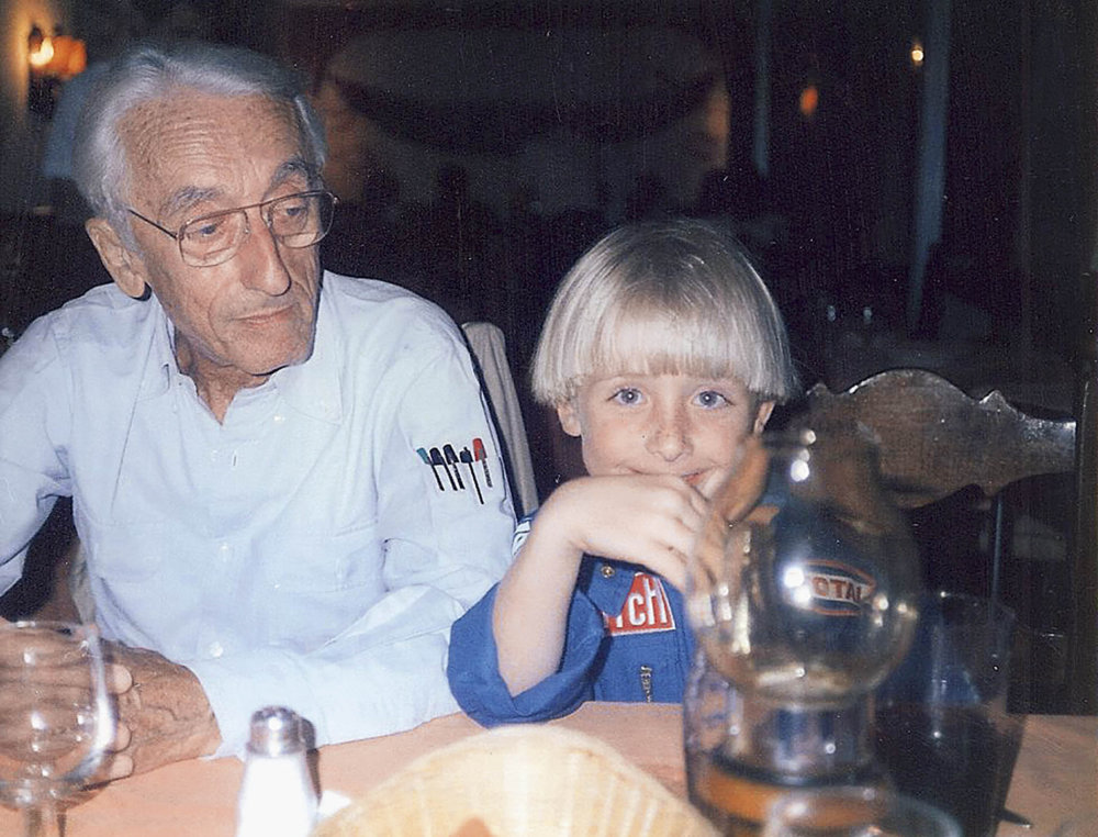 Jacques-Yves Cousteau se vydával na moře s lodí Calypso, vnuk Philippe pokračuje v jeho práci.
