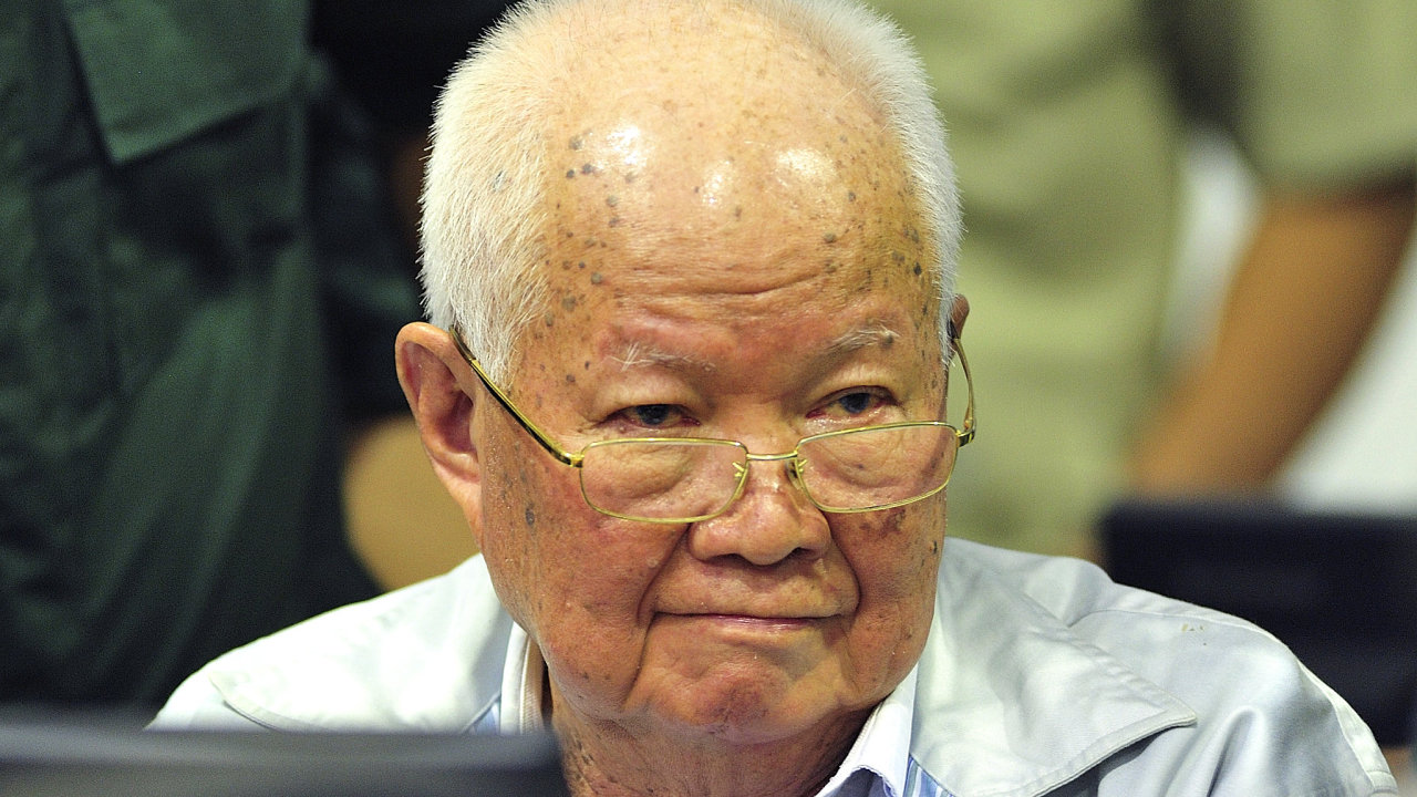 Dva bval vdci Rudch Khmer odsouzeni za genocidu