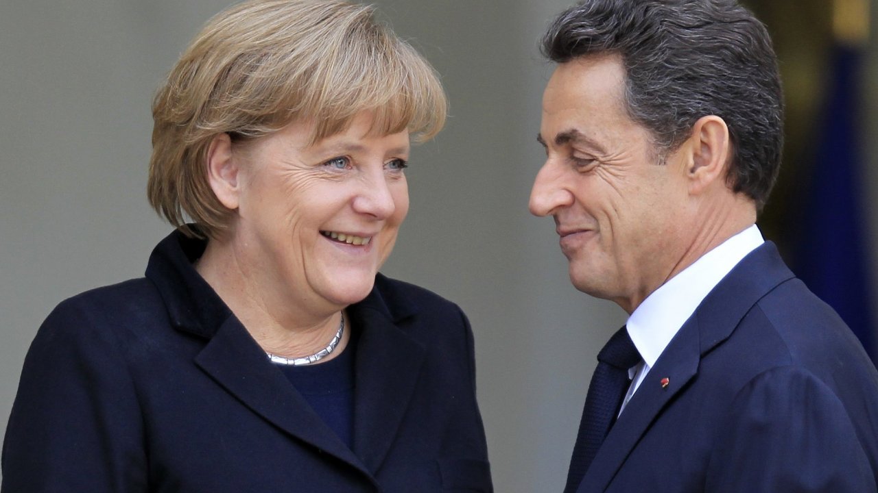 Angela Merkelov a Nicolas Sarkozy na schzce v Pai