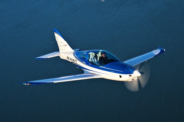 Nový model Sparker dokáže letìt rychlostí až 300 kilometrù za hodinu, øíká majitel firmy TL&#8209;Ultralight Jiøí Tlustý