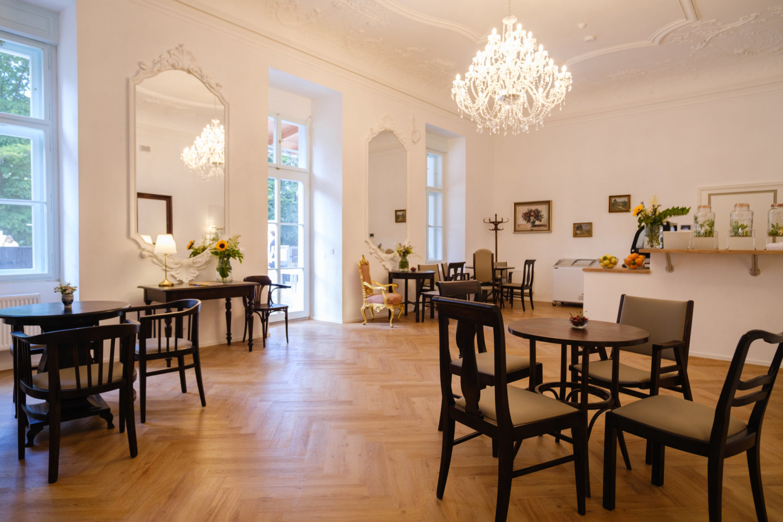 Senlife Chodov� Plan� – kav�rna