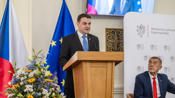 Ministr Petr Macinka s premi�rem Andrejem Babi�em zastavili dlouho pl�novan�...