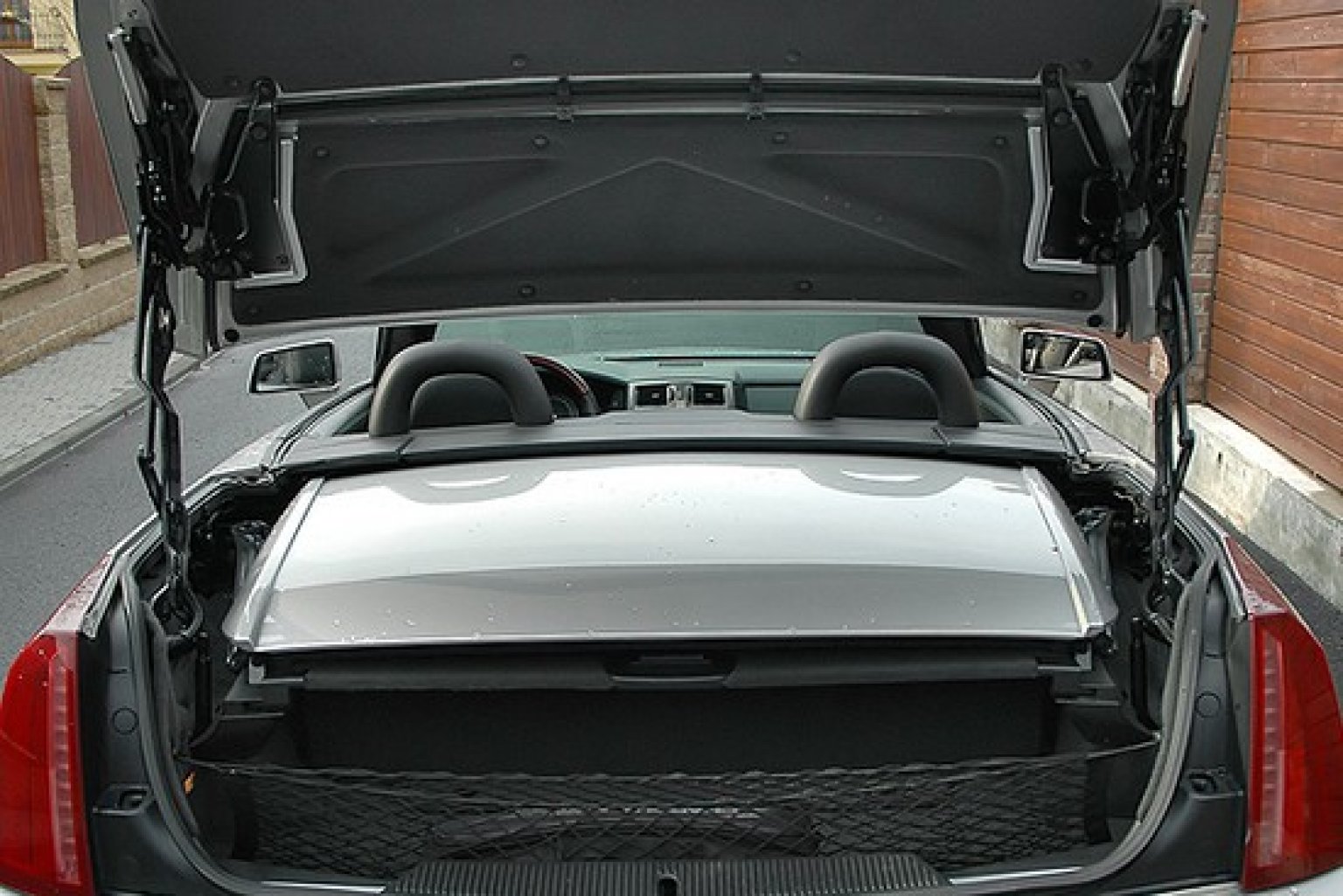 cadillac-xlr-22__550x367_.jpg Cadillac XLR