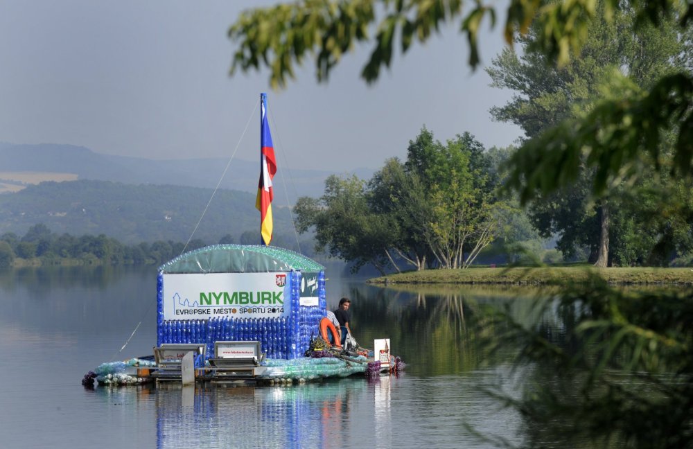 Loď Petburg na cestě z Nymburka do Hamburku