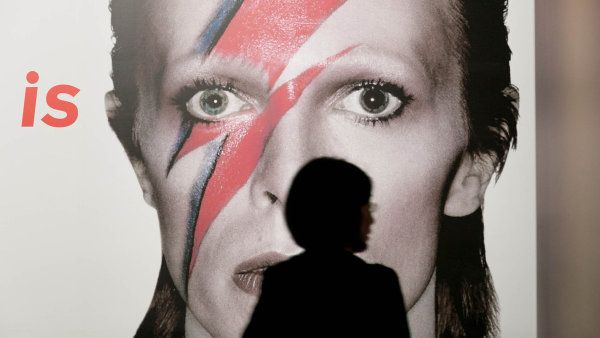 Film o Davidu Bowiem je jak&aacute;si zp�v&aacute;kova encyklopedie pro nov&aacute;�ky i pokro�il&eacute;.