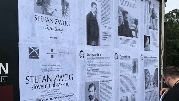 Výstavu připomínající odkaz Stefana Zweiga uspořádali Zuzana a Eugen Brikciusovi.
