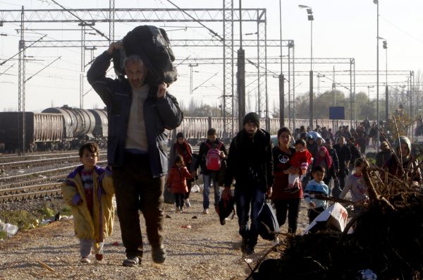 Migranti na hranici Makedonie a Srbska.