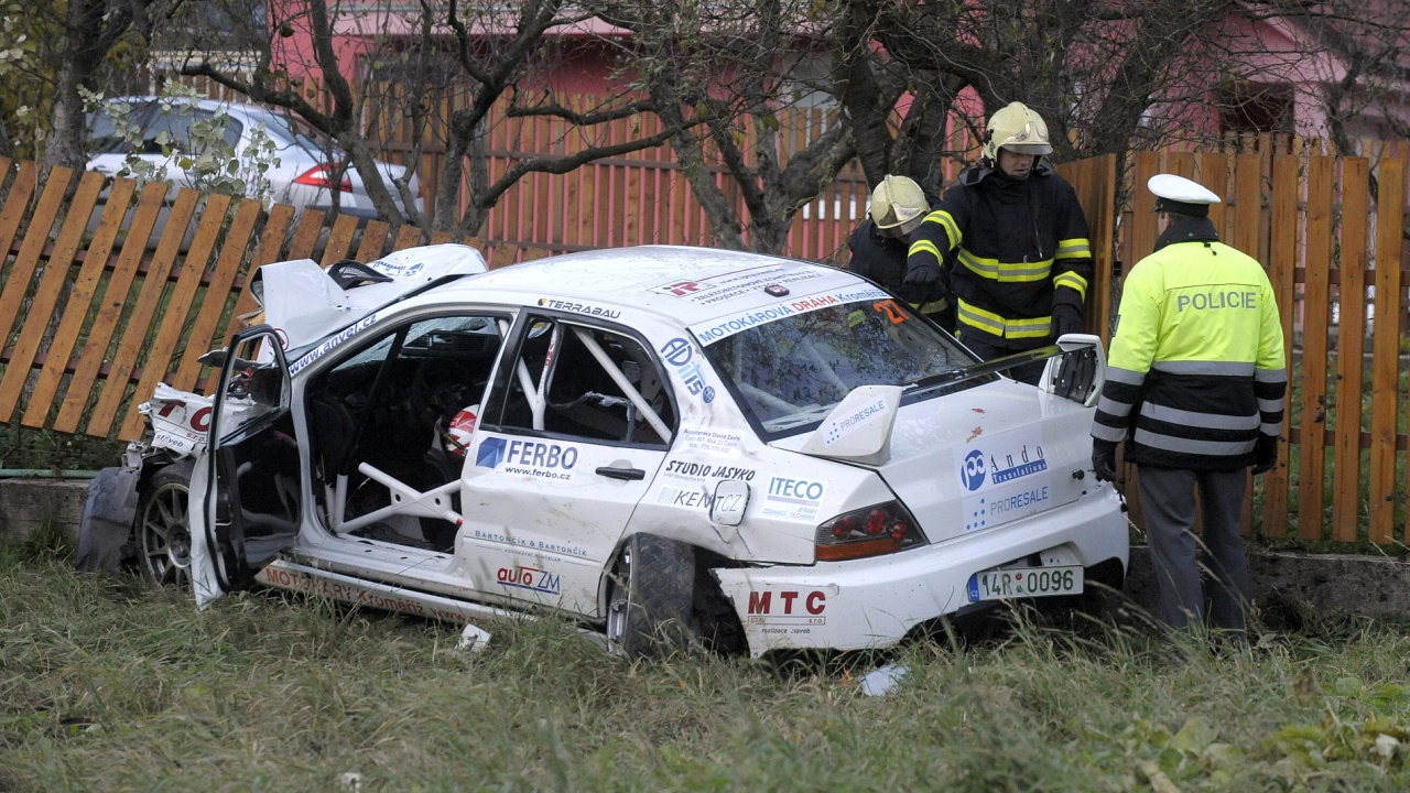 Zvodn vz na amatrsk rallye na Slovcku zabil divky.