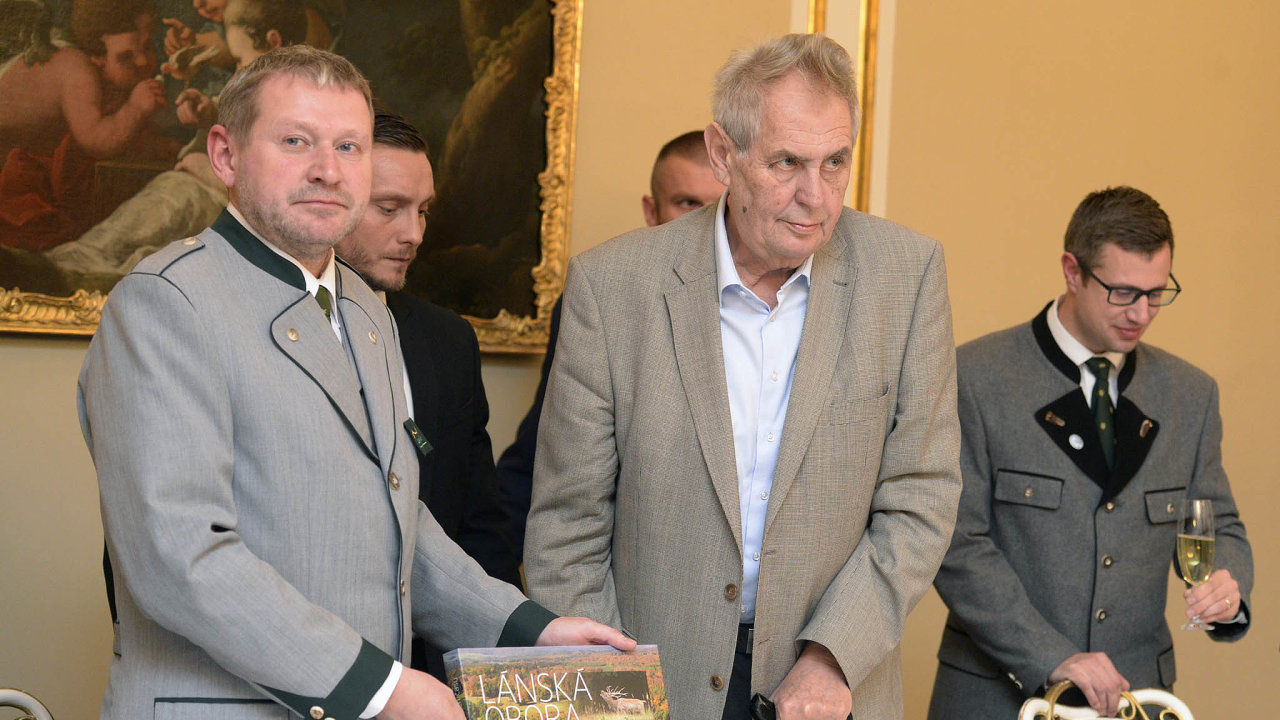 editel Lesn sprvy Lny Milo Balk (vlevo) a prezident Milo Zeman v roce 2018.
