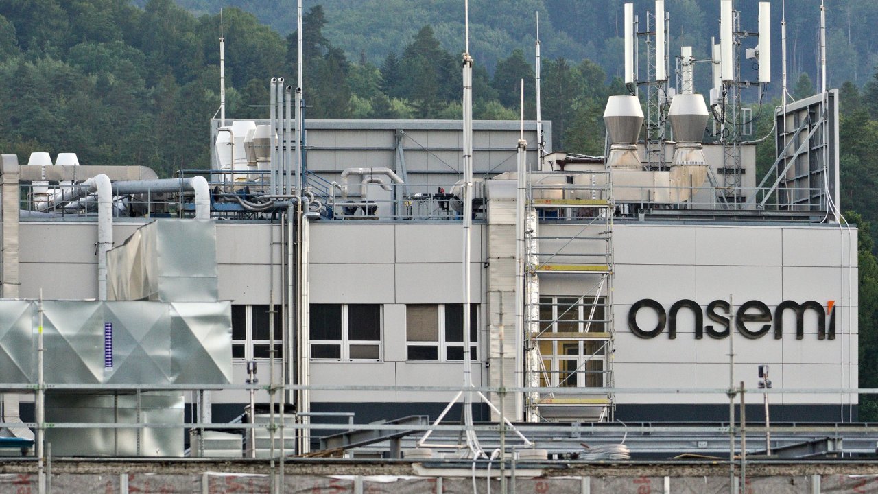 Ro�nov pod Radho�t�m, Onsemi