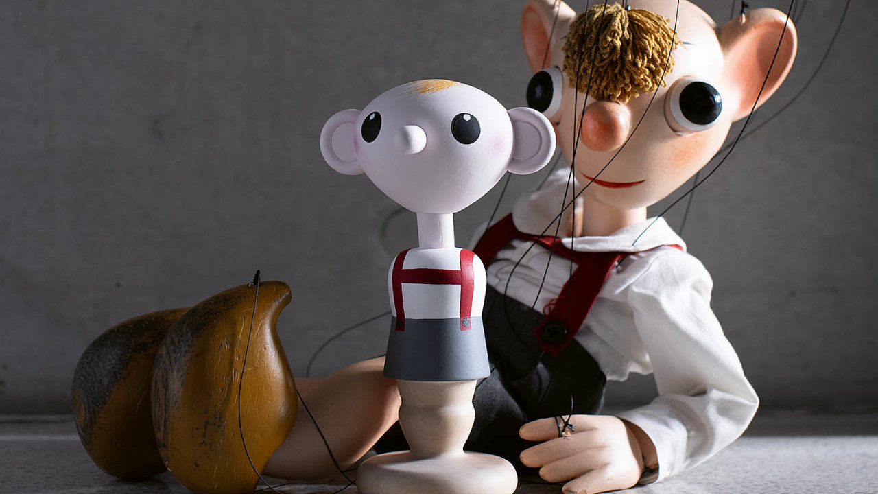 Tititi Hurv�nek, s�rie 1�10 figurek, bukov� d�evo, v��ka 25 cm, cena 16 500 K�, na objedn�n�. V�ce informac� na: Tititi.cz