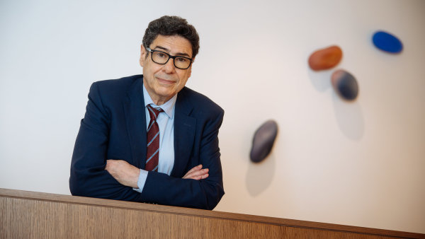 Philippe Aghion, aktu�ln� dr�itel Nobelovy ceny za ekonomii.