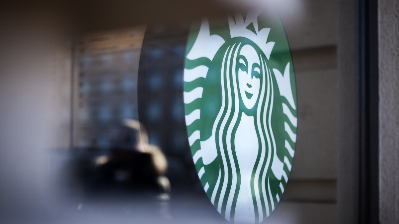Starbucks proch�z� transformac�, jej�m� c�lem je, aby firma byla...