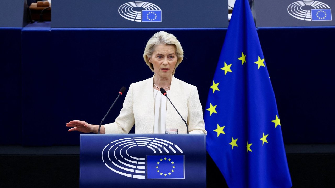Předsedkyně Evropské komise Ursula von der Leyenová během projevu v Evropském...