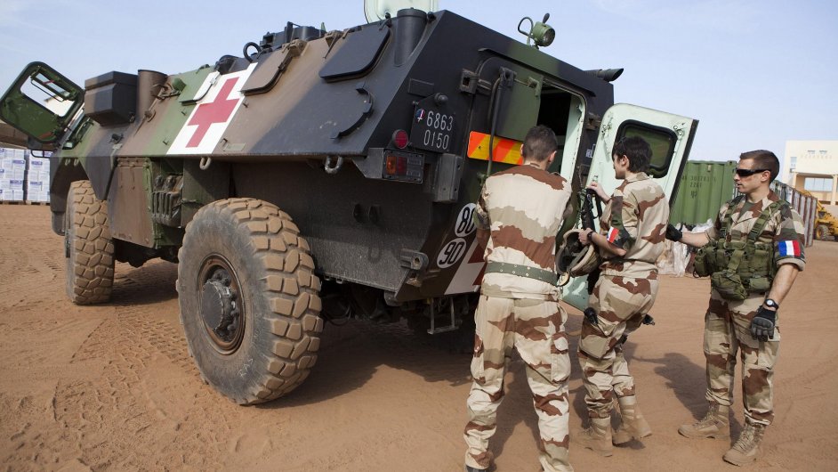 Francouzt vojci na letiti v Bamaku