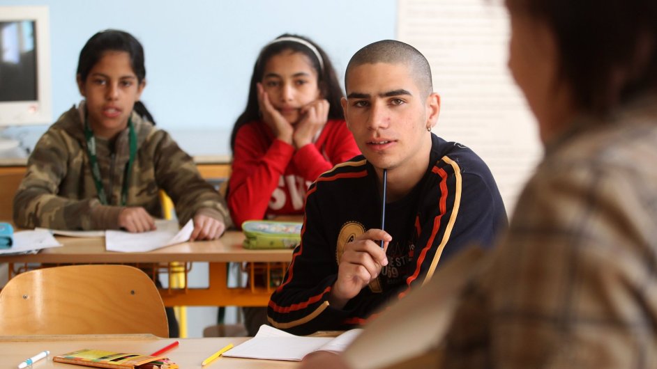 Zajd Raad Husajn je znepokojen i segregací romských dětí ve školách.