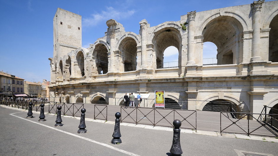 Amfitetr v Arles