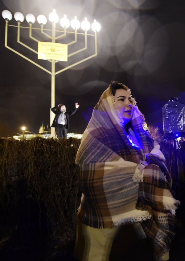 CR NEMECKO VIRA ZIDE TERORISMUS SPRAVA VLADA SVATKY CHANUKA PIETNI 809