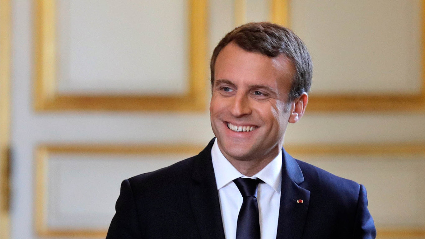 Фото президента Франции. Помощник президента Франции.