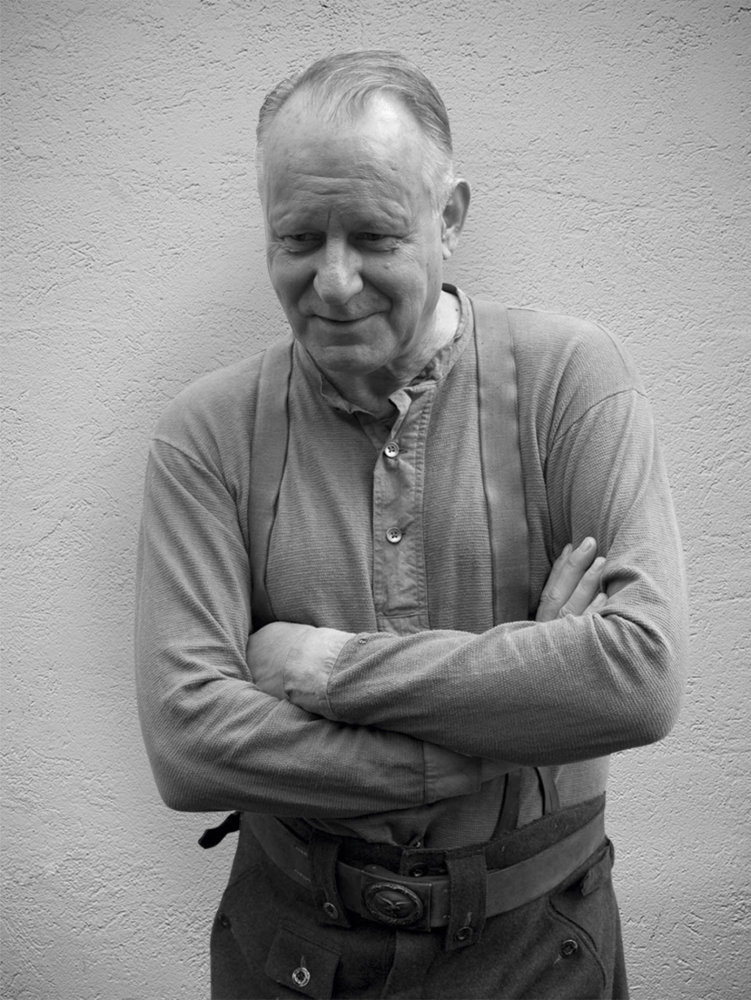 Známý švédský herec Stellan Skarsgård o natáčení v Česku, výchově svých sedmi synů a tom, proč chce mermomocí mluvit, byť by v rámci této rubriky měl vlastně mlčet.